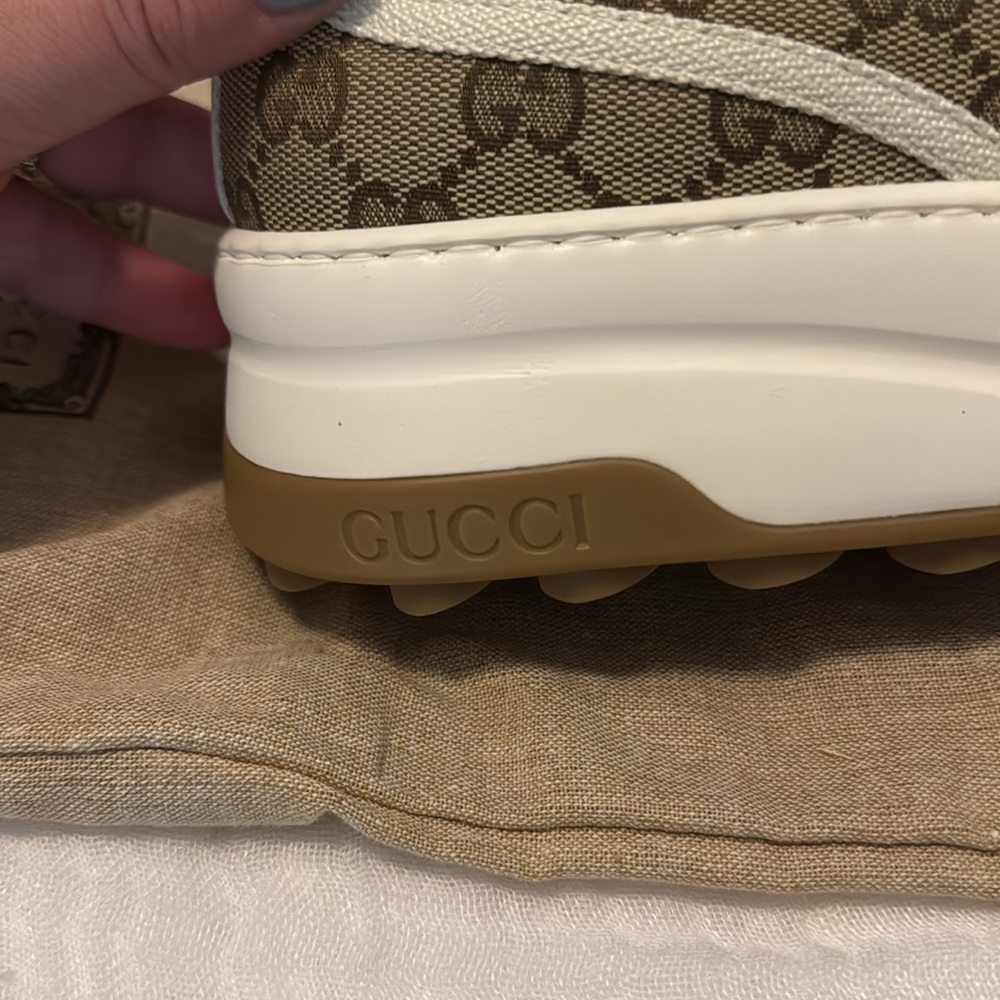 Gucci Beige and White Women's Sneakers - Picture 2 of 8